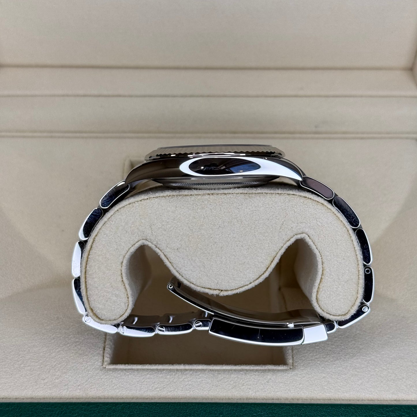 Blue Diamond Dial Date Just 41